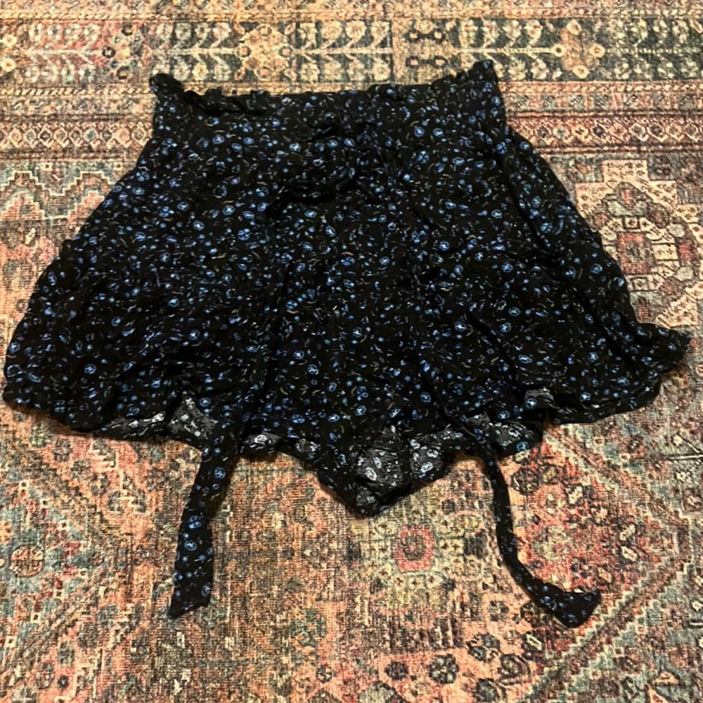 Navy blue/ light blue flower flowy SKORT SIZE S